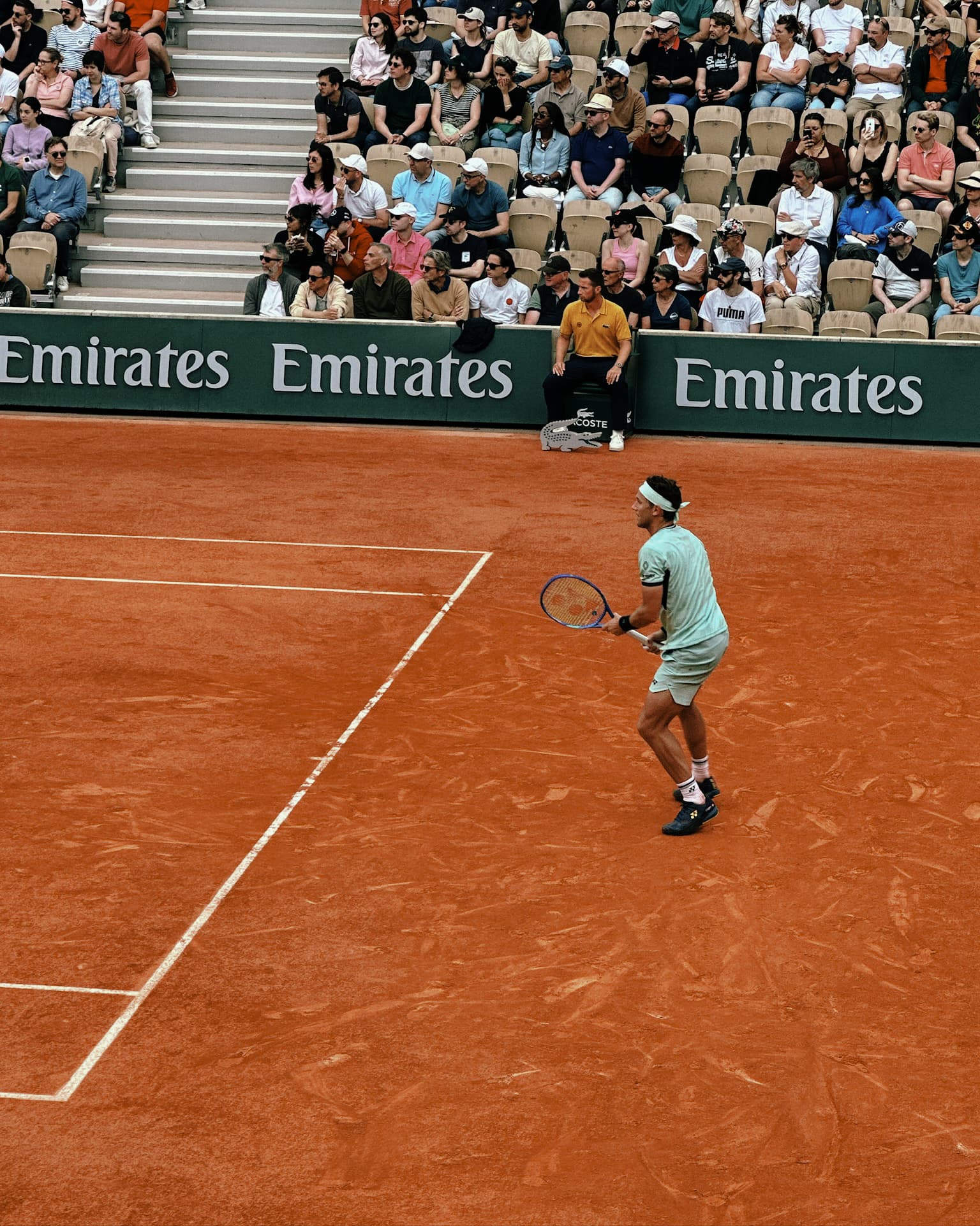 Casper Ruud Playing tennis in Paris