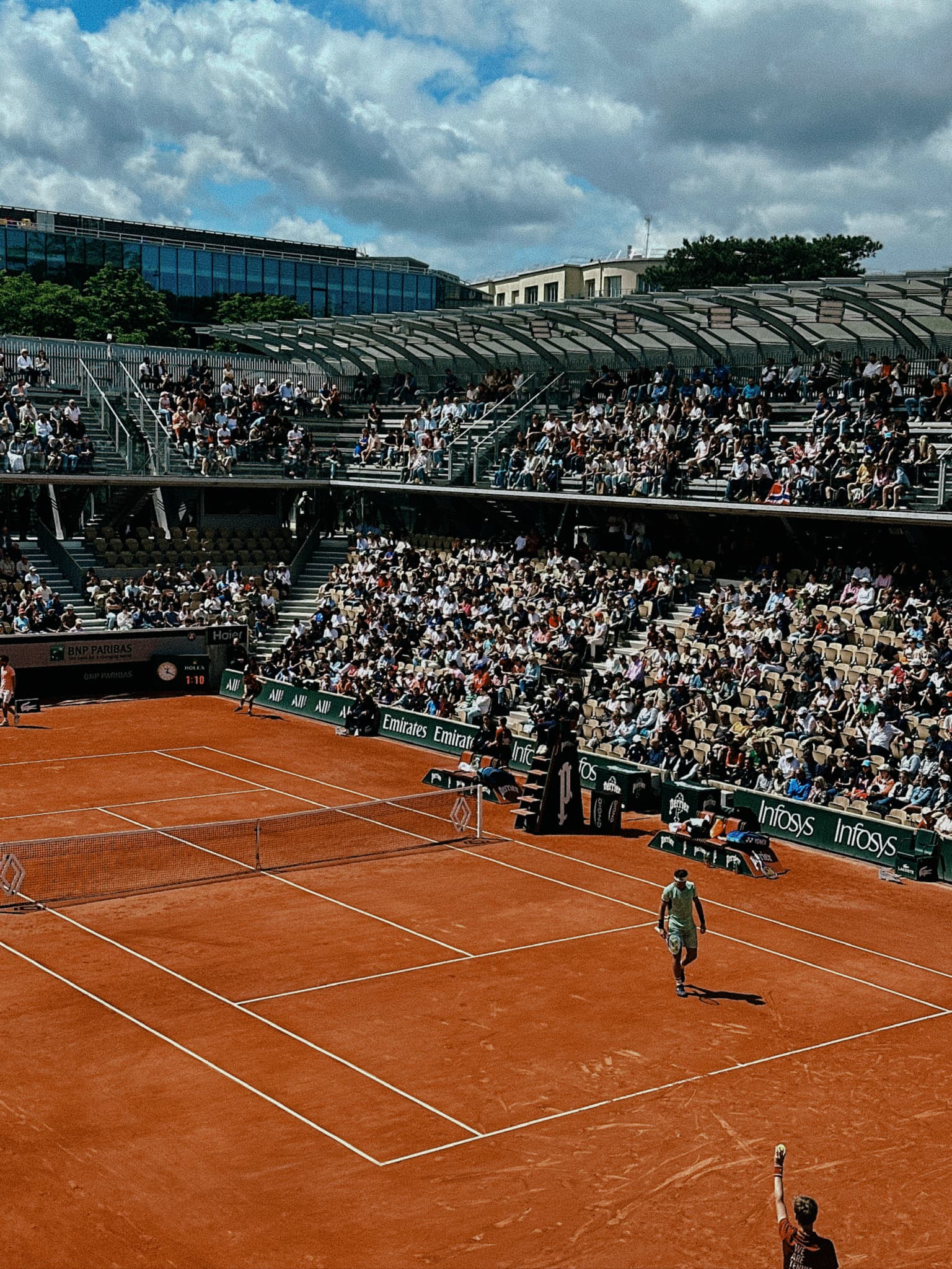 Casper Ruud playing tennis in Paris