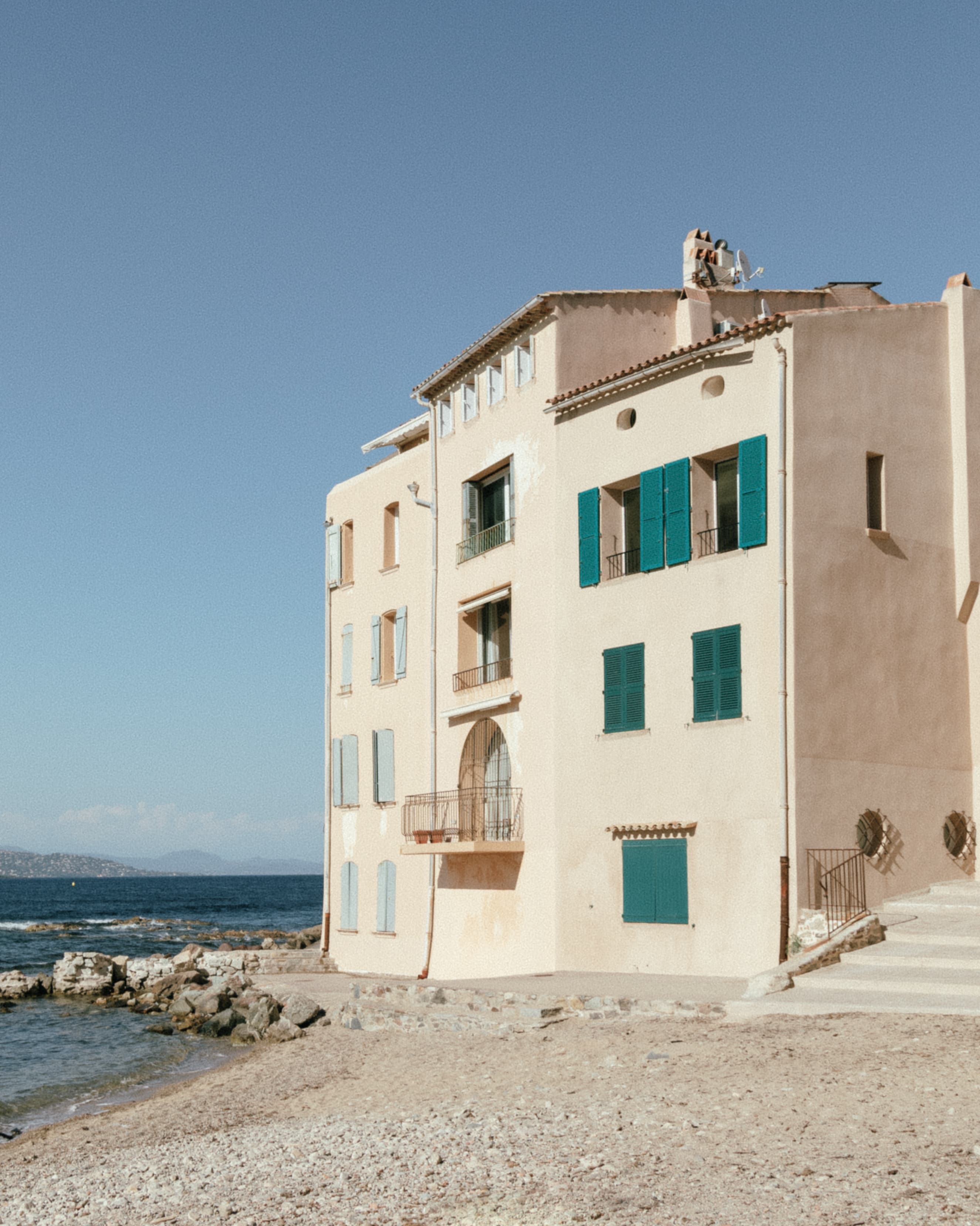 Environmental photo from the beach and ocean in Saint Tropez